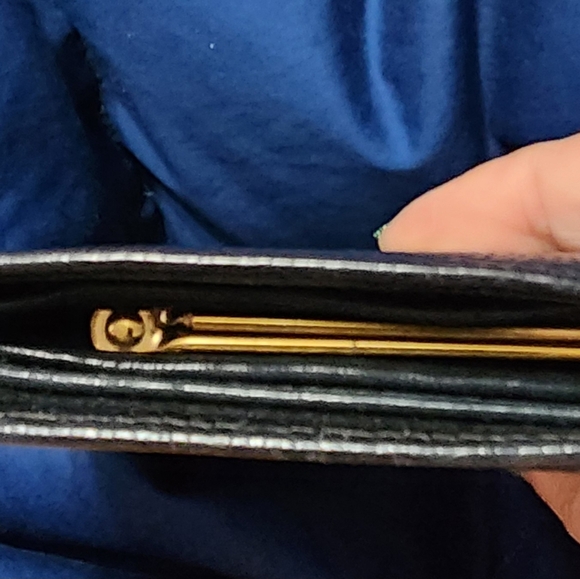 Chanel CC logo GUC BLACK CAVIAR KISSLOCK LONG BIFOLD WALLET - Picture 3 of 8